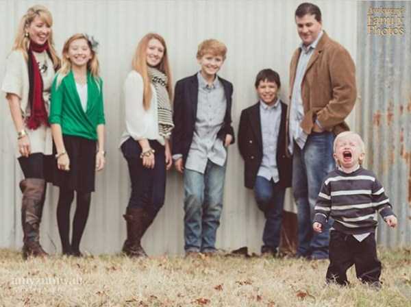 children who ruined family photos 14