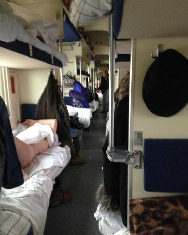 Inside Second Class Russian Train (43 photos)