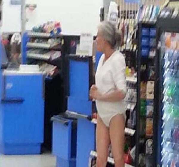 Its Hard to Imagine Walmart Without These Weirdos (31 photos)