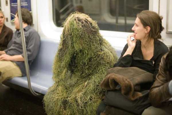 Strange Commuters You Don't Want to Meet on the Subway (30 photos) 14