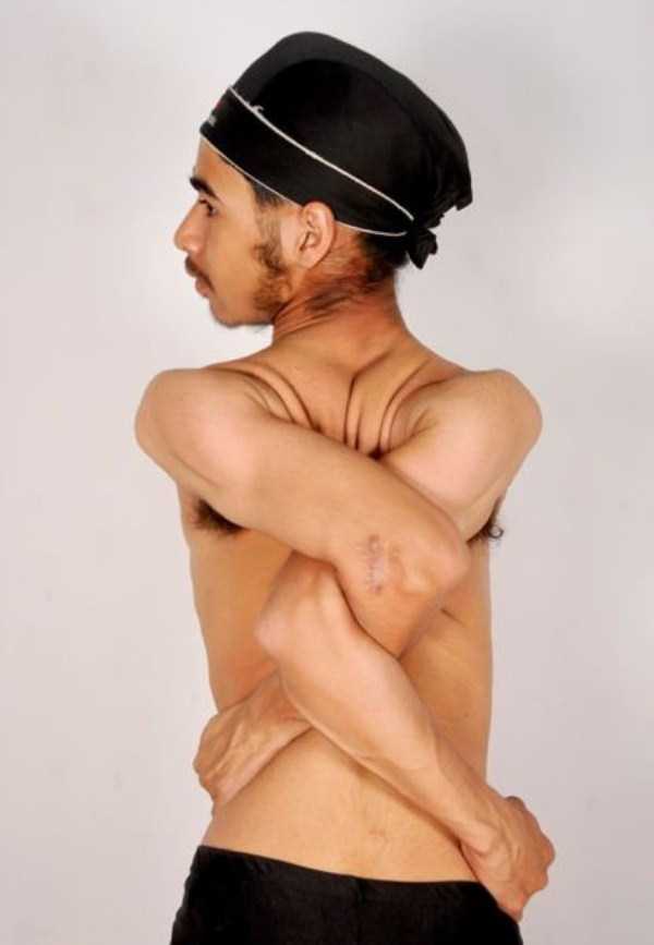 Meet the Rubber Boy from India (12 photos)