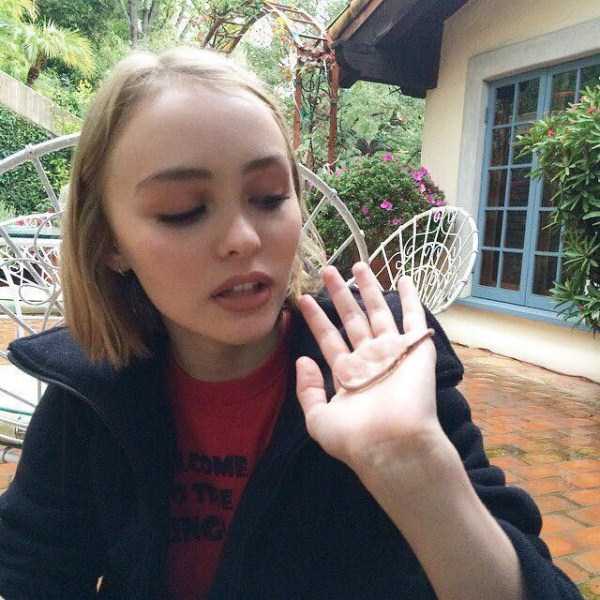 Lily-Rose-Melody-Depp (9)