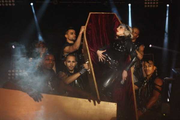 55 Shocking and Intriguing Photos of Lady Gaga (55 photos)