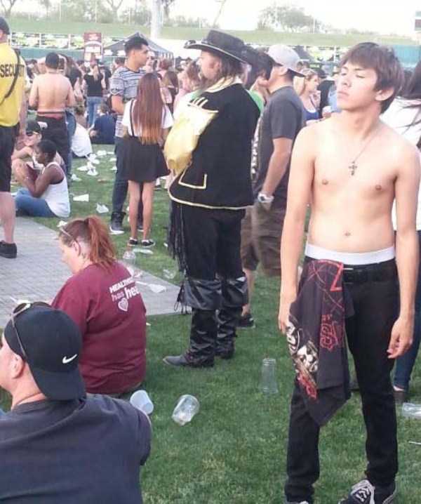 Wacky Things You Can Expect to See at a Concert (38 photos)
