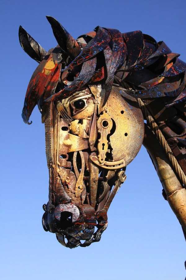 Stunning Life Sized Animal Sculptures Made From Scrap Metal (24 photos)