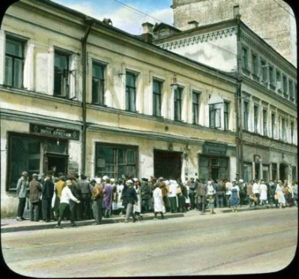 Colorized Vintage Photos of 1931 Moscow (77 photos)