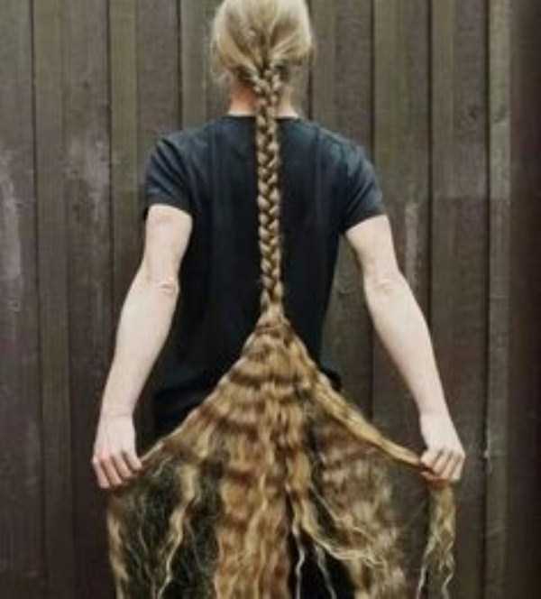 People With Ridiculously Long Hair (30 photos)