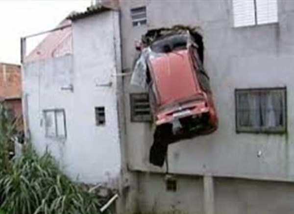 Cars in the Most Awkward Situations (56 photos)