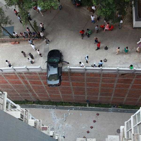 Cars in the Most Awkward Situations (56 photos)