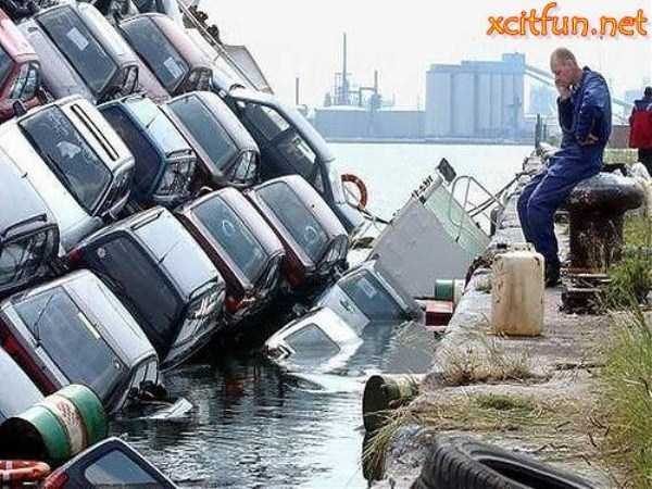 cars in bizarre situations 3