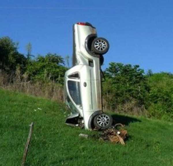 Cars in the Most Awkward Situations (56 photos)