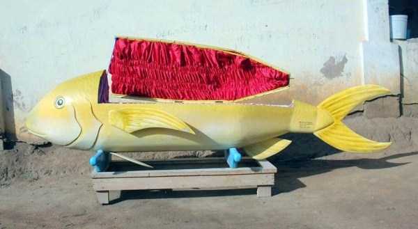 fantasy coffins from ghana 14 Trippy Looking Coffins from Ghana (37 photos)