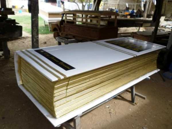 fantasy coffins from ghana 27 Trippy Looking Coffins from Ghana (37 photos)