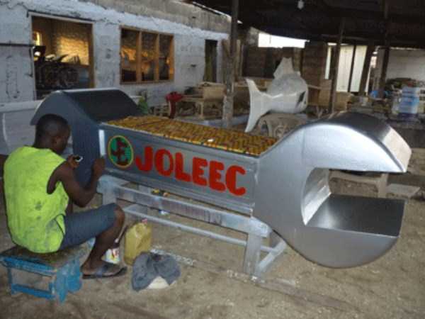 fantasy coffins from ghana 31 Trippy Looking Coffins from Ghana (37 photos)