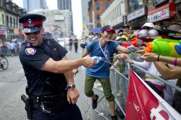 After All Cops Are Humans Just Like Us (60 photos)