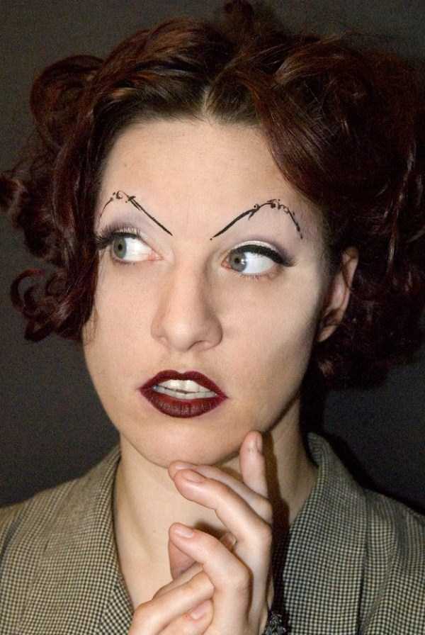 Horribly Unreal Eyebrows (50 photos)