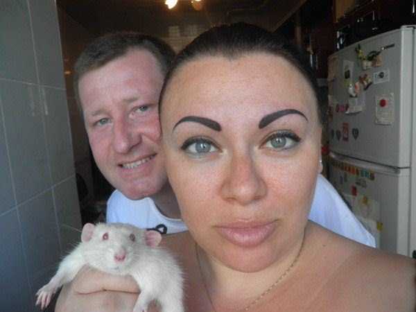 Horribly Unreal Eyebrows (50 photos)