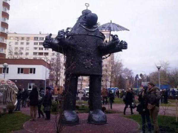 A Small Dose of Russian Weirdness – Part 5 (40 photos)