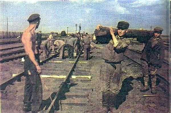 World War II Color Photographs (34 photos)