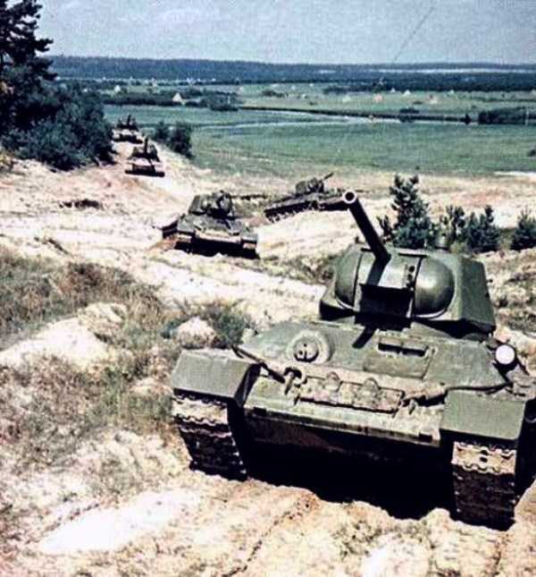 World War II Color Photographs (34 photos)