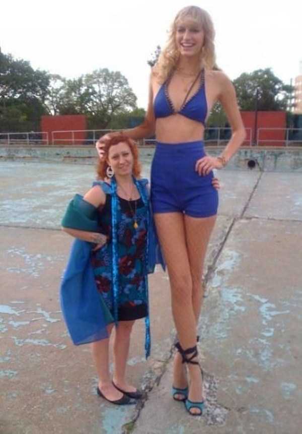 Very Very Tall Women (36 photos)