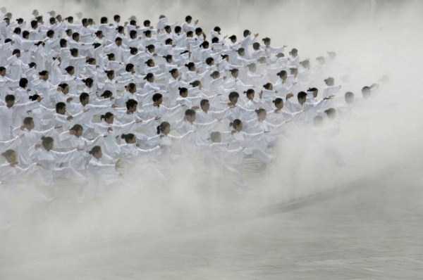 Synchronization is Extremely Important in China (33 photos)