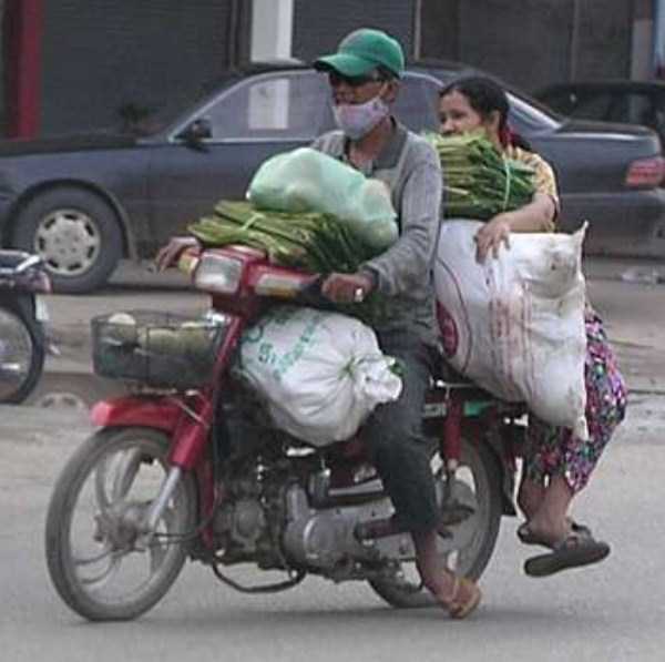 Heavily Loaded Motorcycles (37 photos)