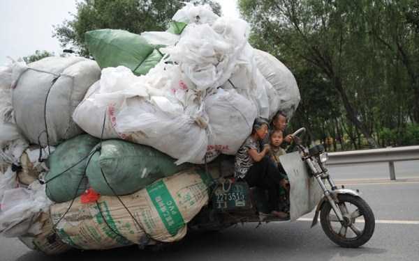 Heavily Loaded Motorcycles (37 photos)