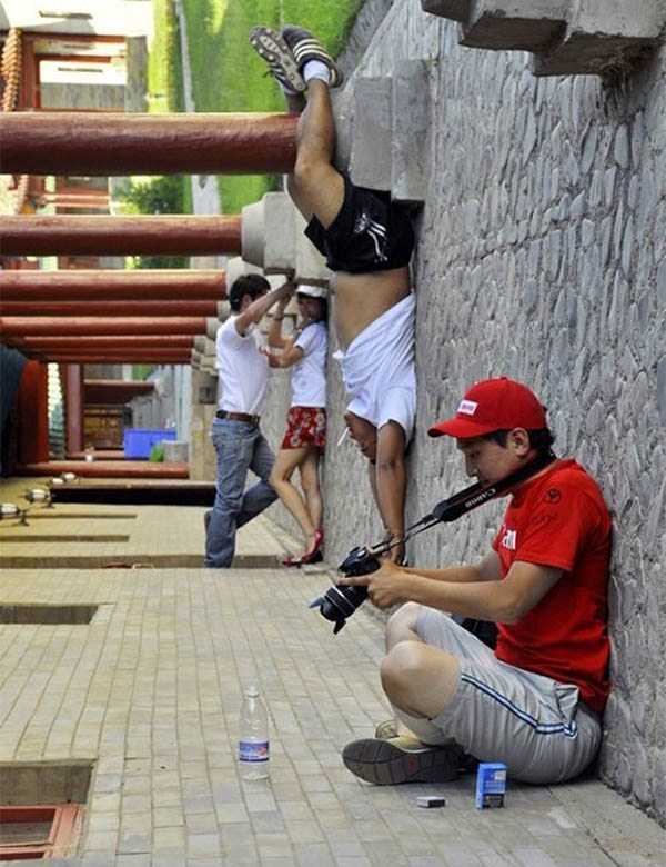 63 Fantastic Examples of Forced Perspective Photography (63 photos)