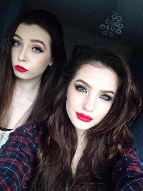Two Girls Demonstrate The Power Of Makeup (2 photos)