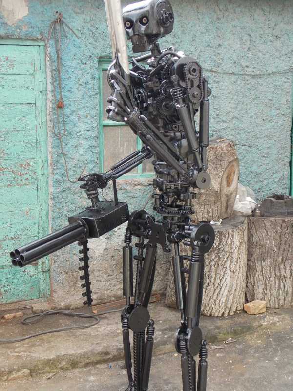 Terminator T 800 Endoskeleton Made From Scrap Metal (17 photos)