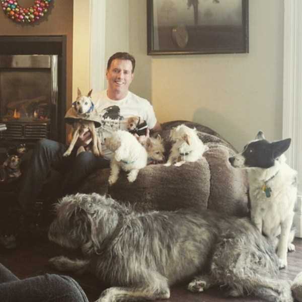 Man Who Shares His Home With A Bunch Of Animals (30 photos)