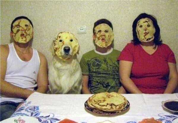 Hard to Explain Russian Family Photos (17 photos)