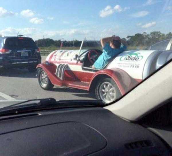 weird things seen while commuting 21 Strange Sights Seen While Commuting (69 photos)