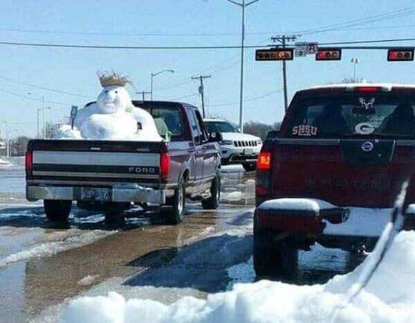 weird things seen while commuting 29 Strange Sights Seen While Commuting (69 photos)