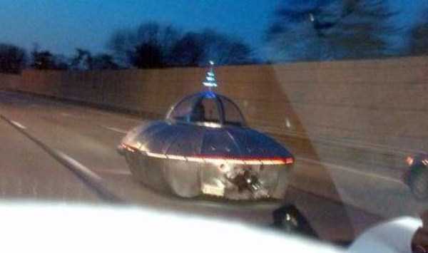 weird things seen while commuting 8 Strange Sights Seen While Commuting (69 photos)