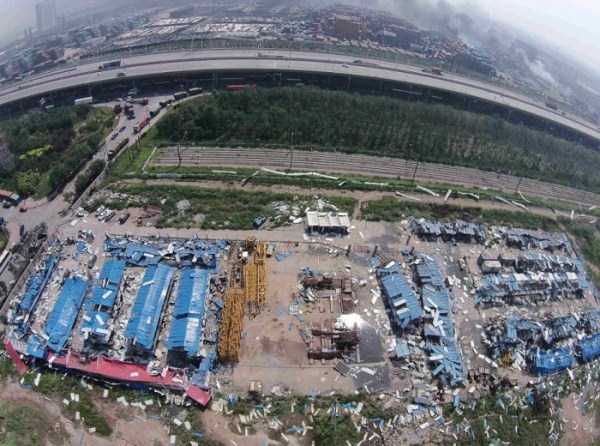 Tianjin explosion 31 Eerie Pictures Show the Aftermath of Tianjin Explosions (41 photos)