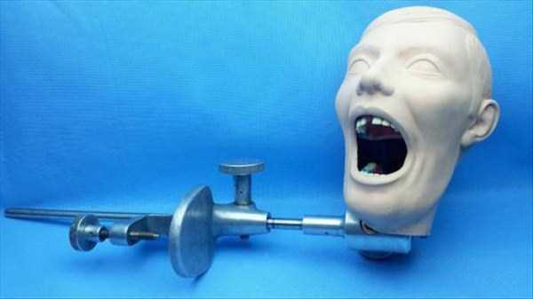 creepy dentist dummies 7