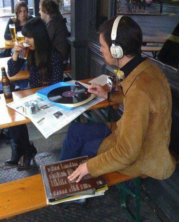 Ridiculously Awkward Pictures of Hipsters (37 photos)