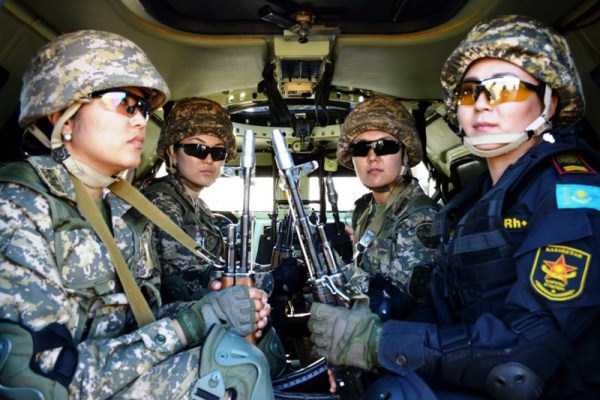 Brave Girls of Kazakhstans Armed Forces (33 photos)