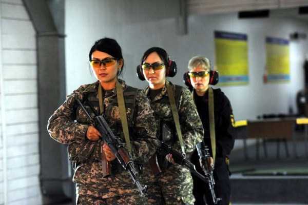 Brave Girls of Kazakhstans Armed Forces (33 photos)