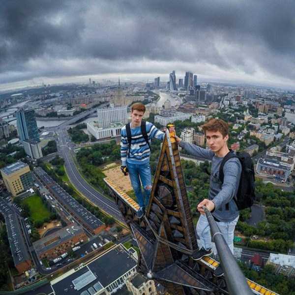 40 Adrenaline Filled Selfies (40 photos)