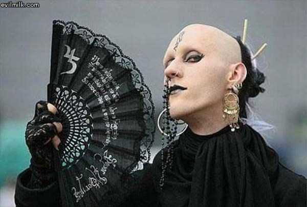 Goth Weirdos (30 photos)