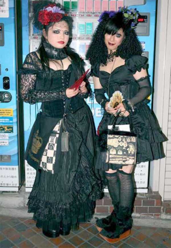 Goth Weirdos (30 photos)