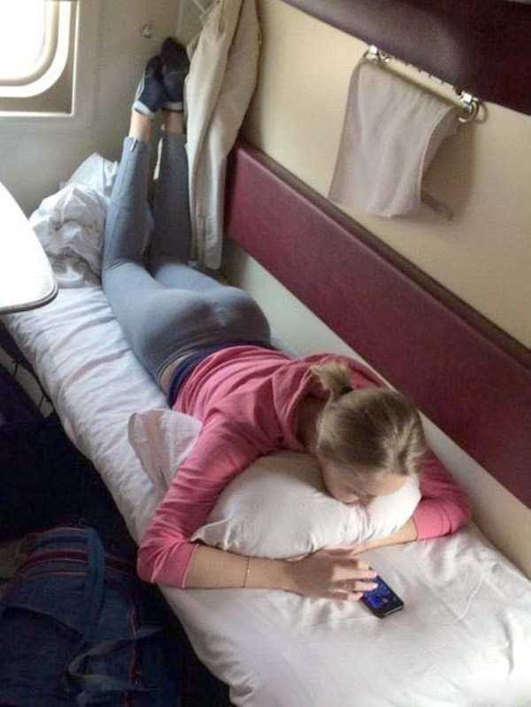 Hot Girls on Russian Trains (50 photos)