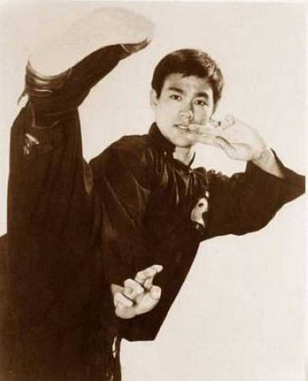 Rarely Seen Photos of Legendary Bruce Lee (25 photos)