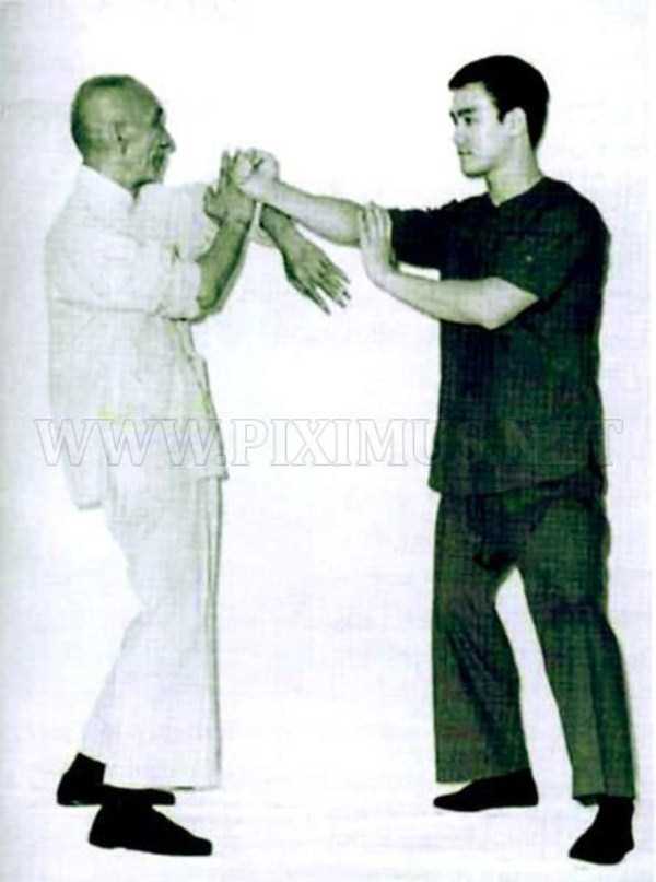 Rarely Seen Photos of Legendary Bruce Lee (25 photos)