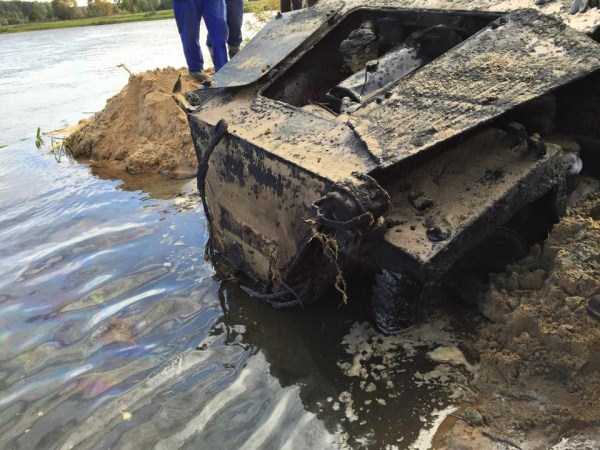 Nazi WWII Halftrack Recovered From River Pilica (32 photos)