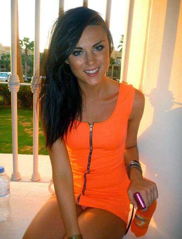 Slender Girls in Tight Short Dresses (45 photos)