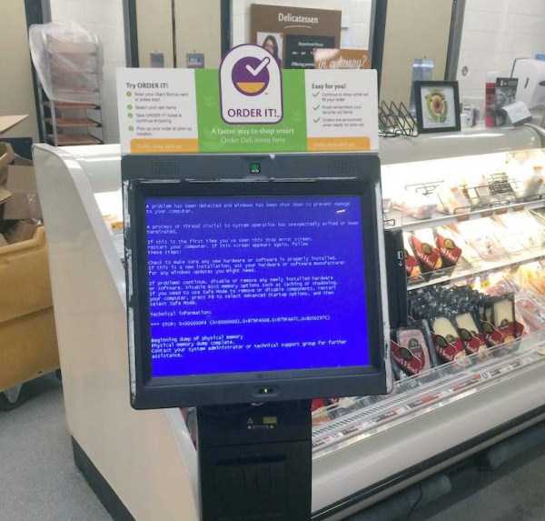 Blue Screen of Death (BSOD) is Everywhere (35 photos)
